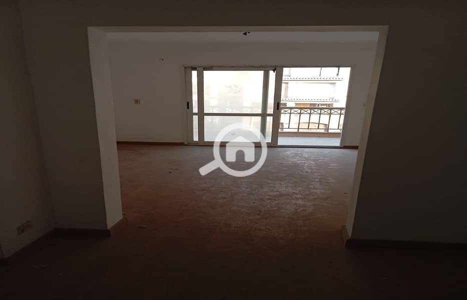 7 e99b9a24-2e01-4d86-a10e-1b3e1761375f. jpg