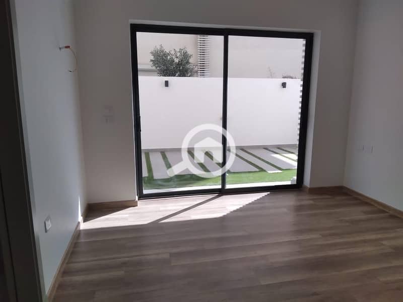 4 WhatsApp Image 2026-01-08 at 12.24. 10 PM (1). jpeg