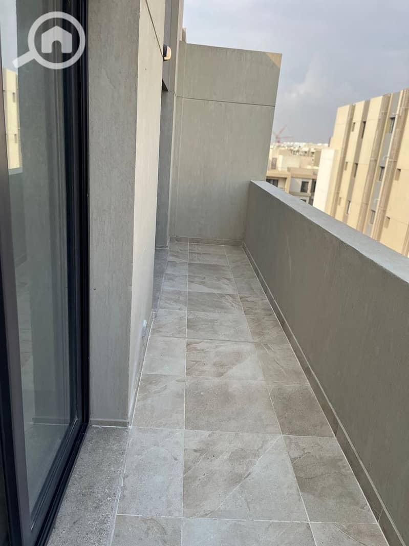 6 f241798c-b6e5-4da8-86b2-914d677ac2d3. jpeg