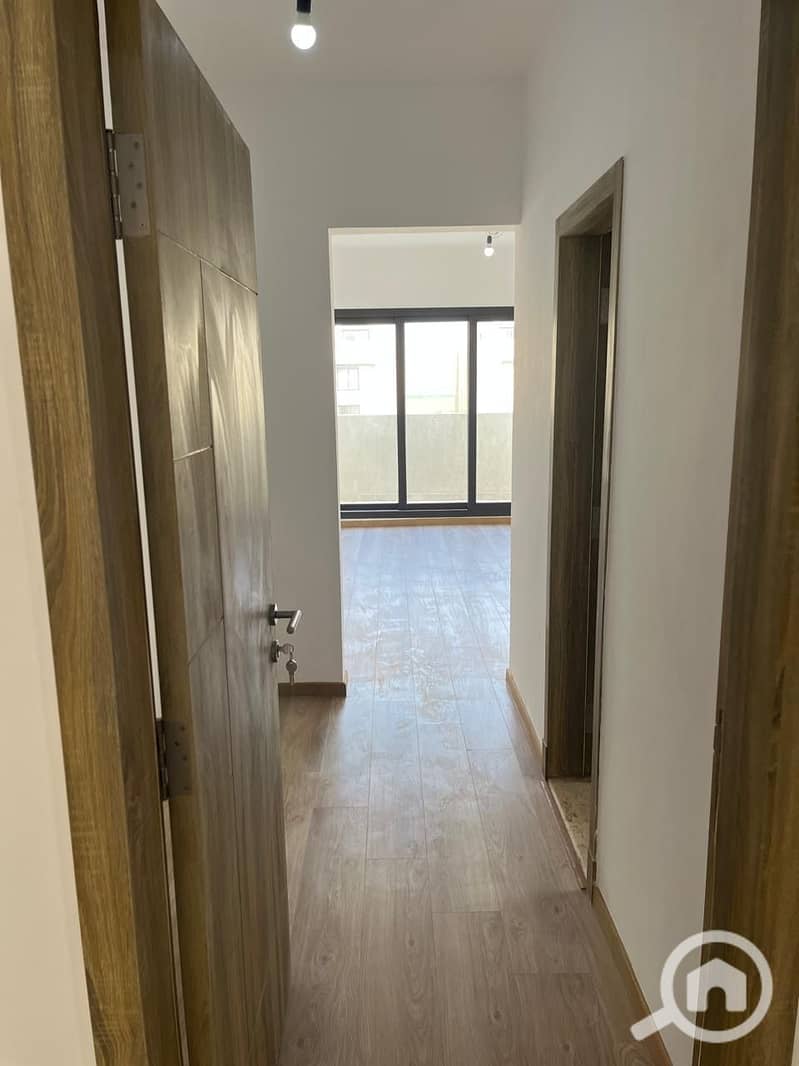 7 8120153e-dbb3-43b5-a294-143d8b729e00. jpeg