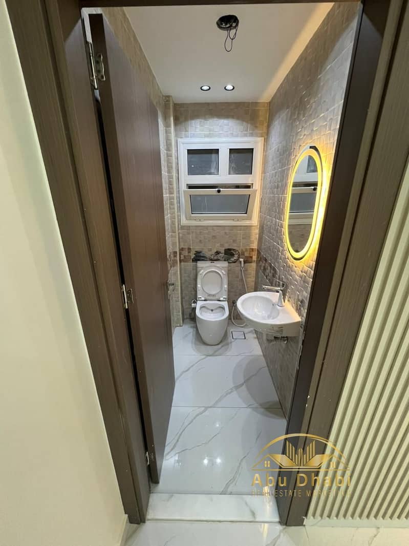 7 4ae570de-1eae-427a-b6ab-e6e896e99902. jpg