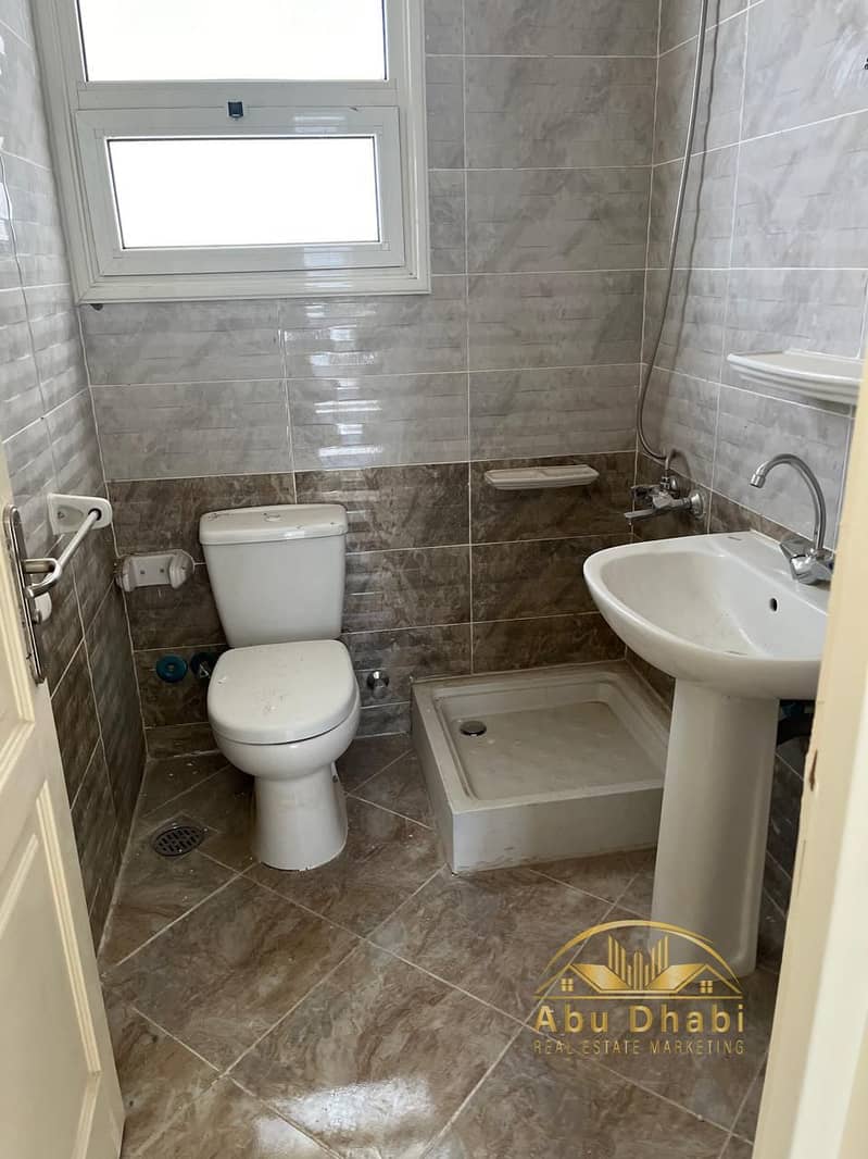 4 8b9857bd-ee7d-49fb-9e82-520b9538d189. jpg