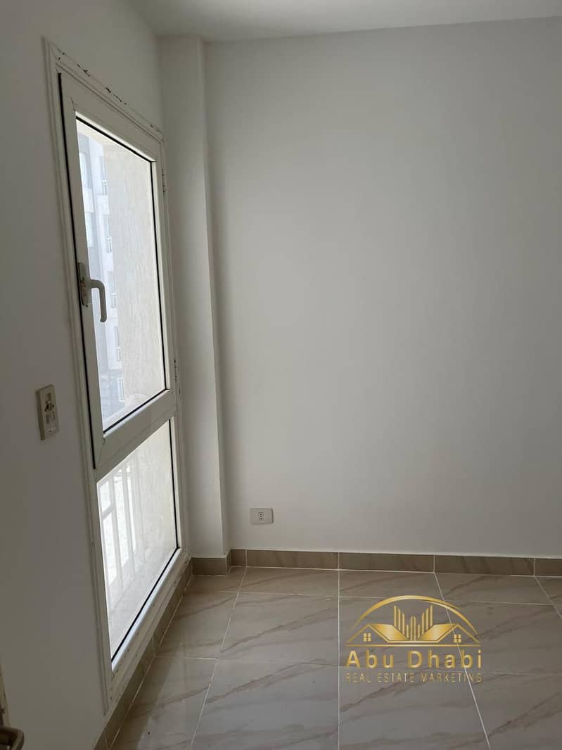 5 10c14a9d-da44-4283-80e9-362d5f333f43. jpg