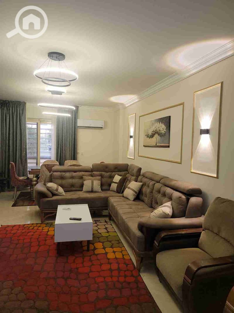 1000307779. jpg 1000307779. jpg