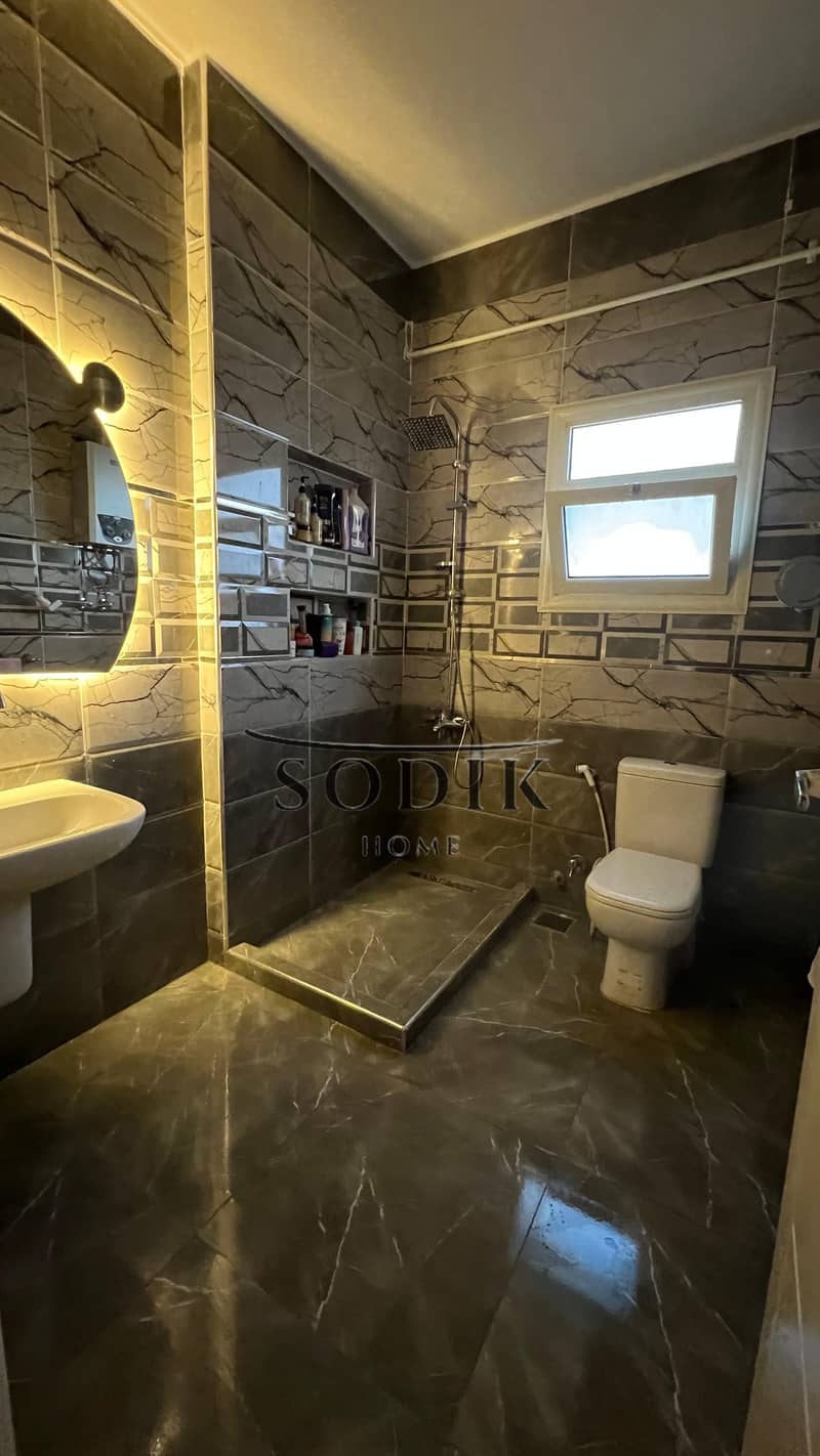 9 f8046d06-f102-4efc-b2fd-a0c2f918b882. jpg