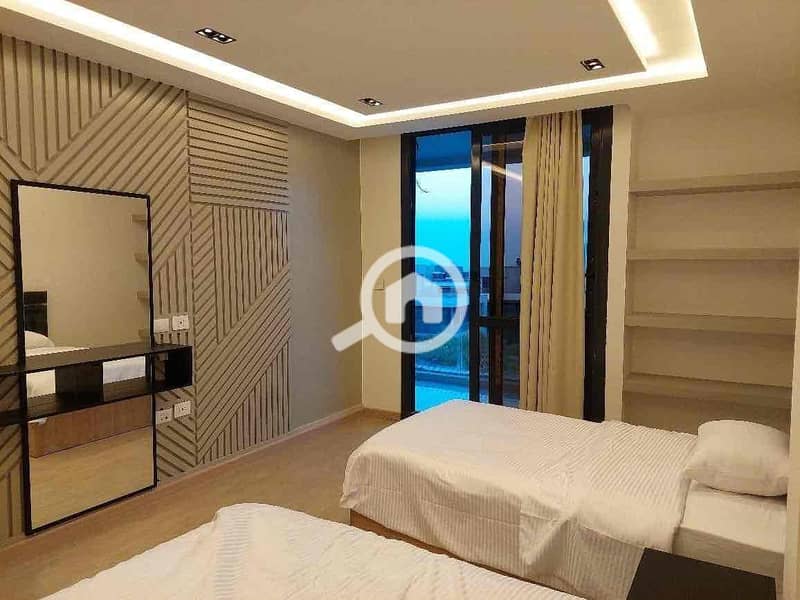 13 d2474dde-3703-4721-82fa-be6b038a843f. jpg