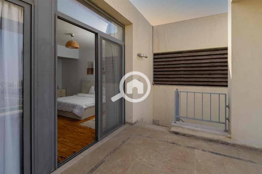 18 b865bfa6-409c-4e87-9e38-301ad926836b. jpg