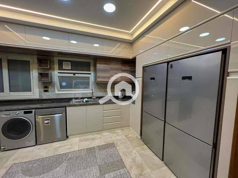 17 e3447fd9-4685-442d-96fd-430798bf590d. jpg