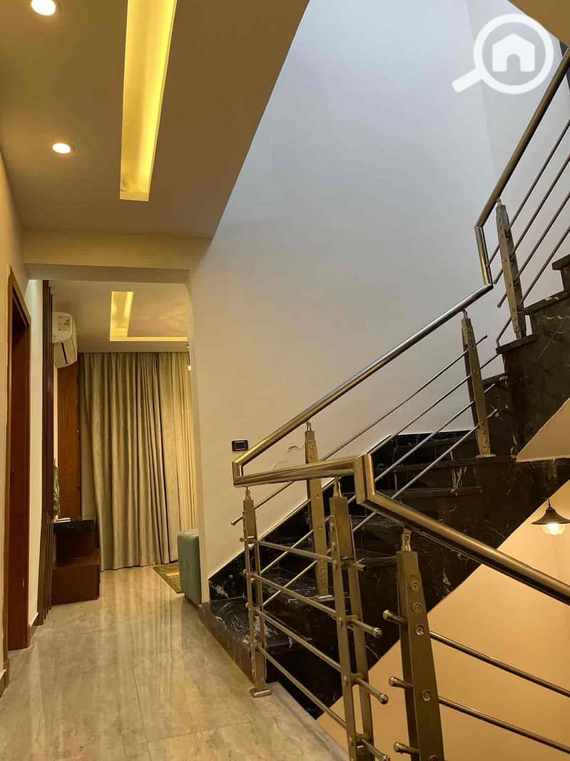 7 60d48634-1b28-49c2-bb92-ee6590773a9f. jpg