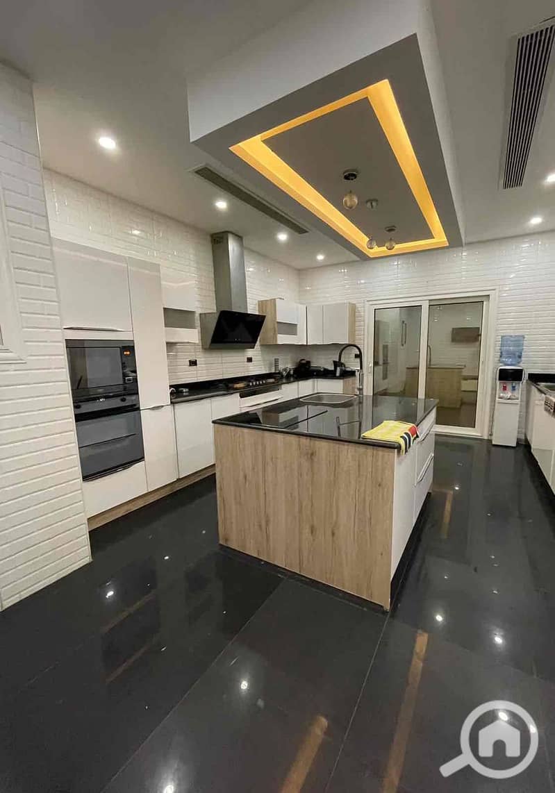 10 2abf632e-49a7-4d94-8c1d-9b5fa29517aa. jpg