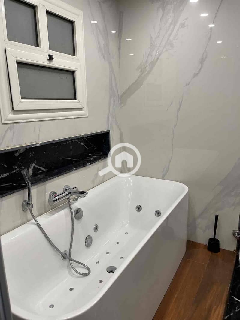 11 b56aabde-a789-4b5b-83e6-c3036ab5608b. jpg