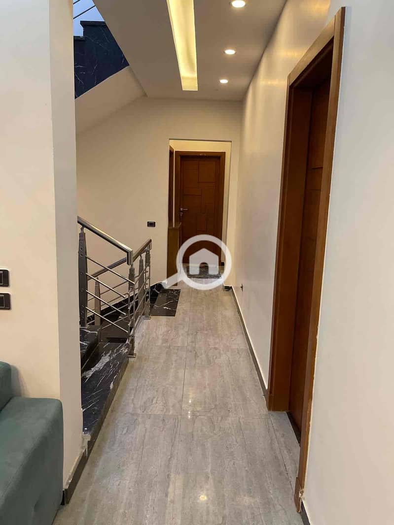 16 b02fc0a9-a437-429b-81cc-009eda0d44ba. jpg