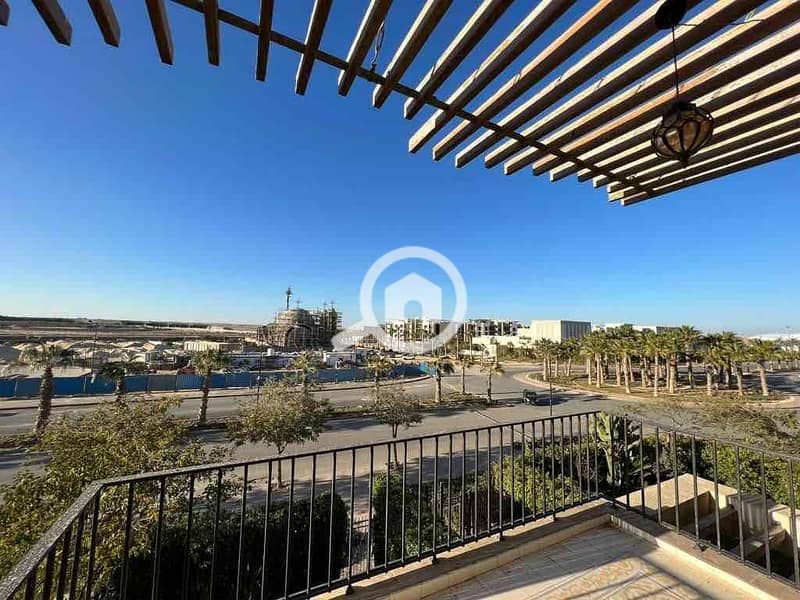 18 c5c4c579-6c62-4a8b-8d9a-6ed78164607d. jpg