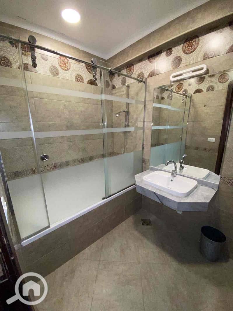 18 869ecae0-450a-4fa0-b24b-32f3e67f9c8a. jpg