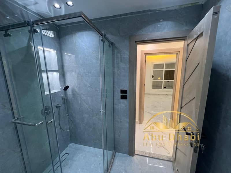 11 537c2342-ea9a-4d1a-a51f-ac038d002a2f. jpg