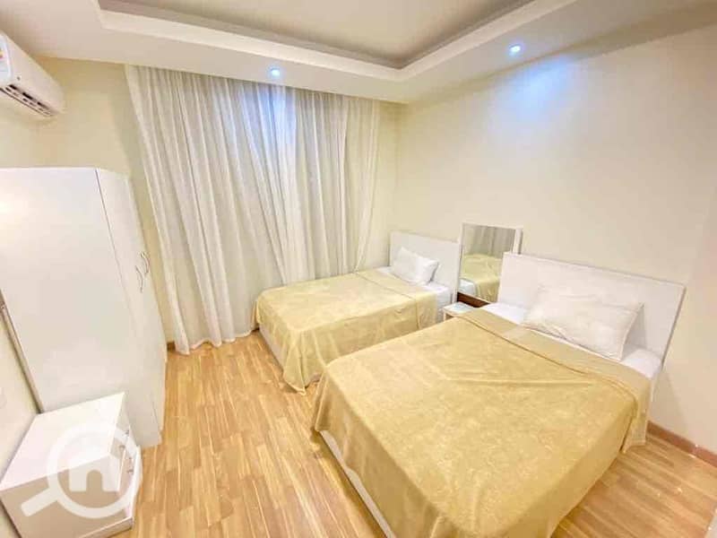 10 7d4faff0-95c3-4756-8157-6ae0ac3a112c. jpg