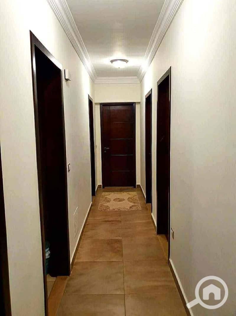 8 cc97c2f5-99b4-468d-aba3-647a8fa56e93. jpg