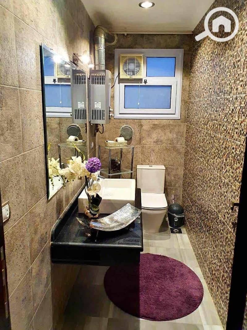 10 f042dee9-095b-418f-a8bc-d93eba76c290. jpg