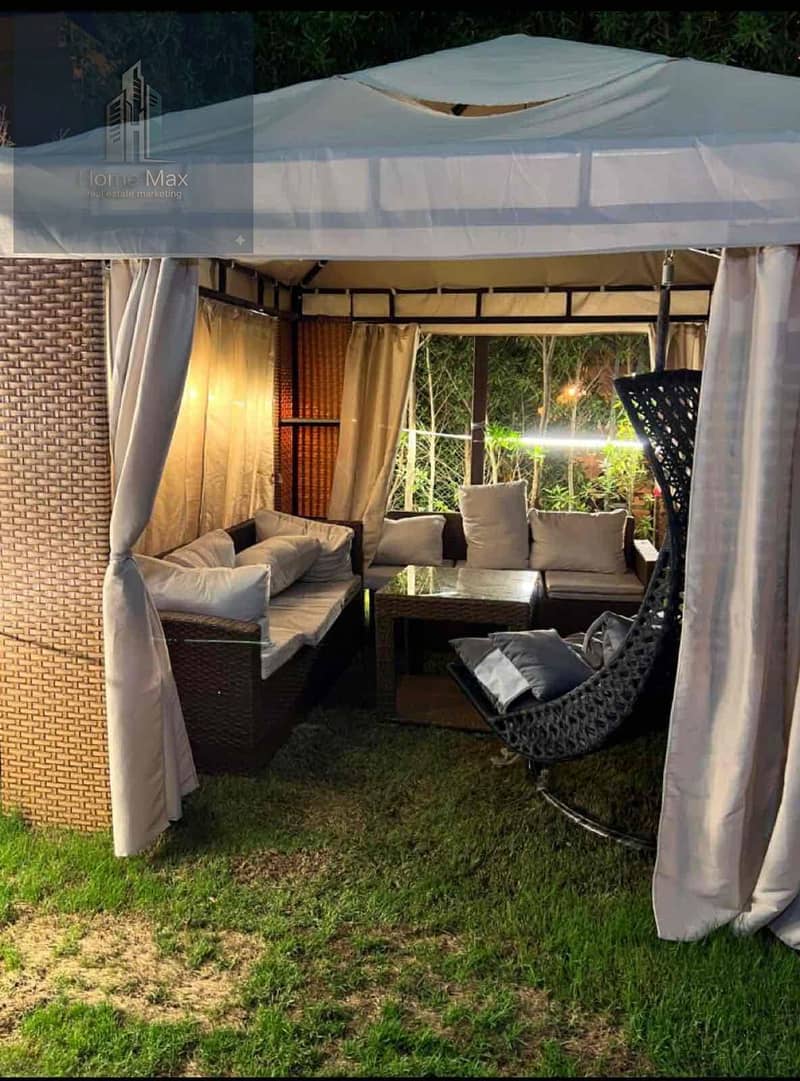 12 c4d6e1d7-b531-44c6-b6b4-8b92bb023922. jpg