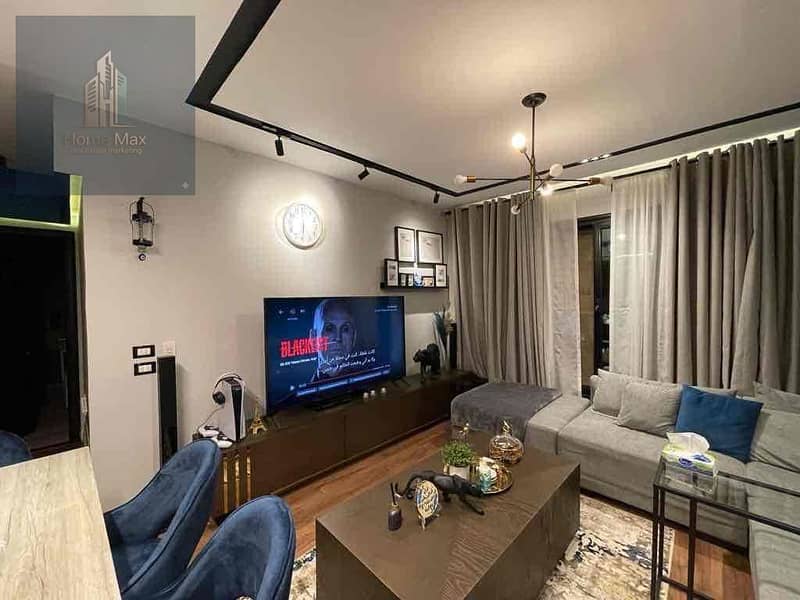 2 b549dd5e-4505-4b73-8a6e-d6bdfa6aeb9d. jpg