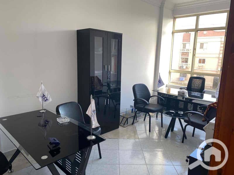 2 59b42de8-c49f-4735-824e-e9da2949f452. jpg