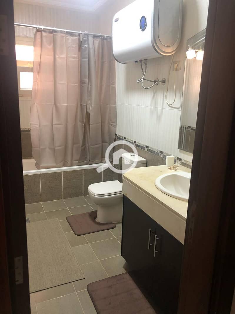 4 c050d78e-ed1a-4477-a4d8-f572e891803d. jpg