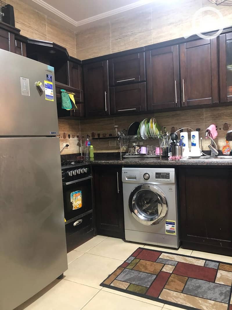 5 e85ec814-7242-42fe-8c0e-3de9ac3674d8. jpg