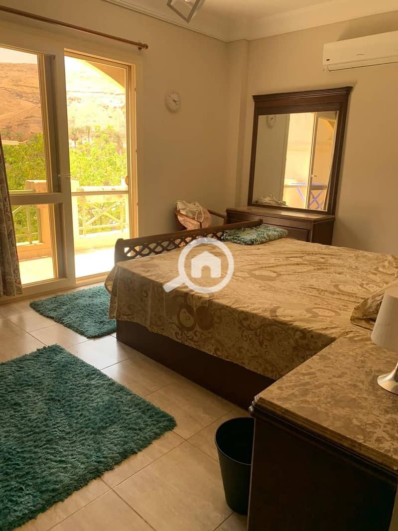 9 08fd8a0a-48df-4000-b62c-dc69dad8665f. jpg