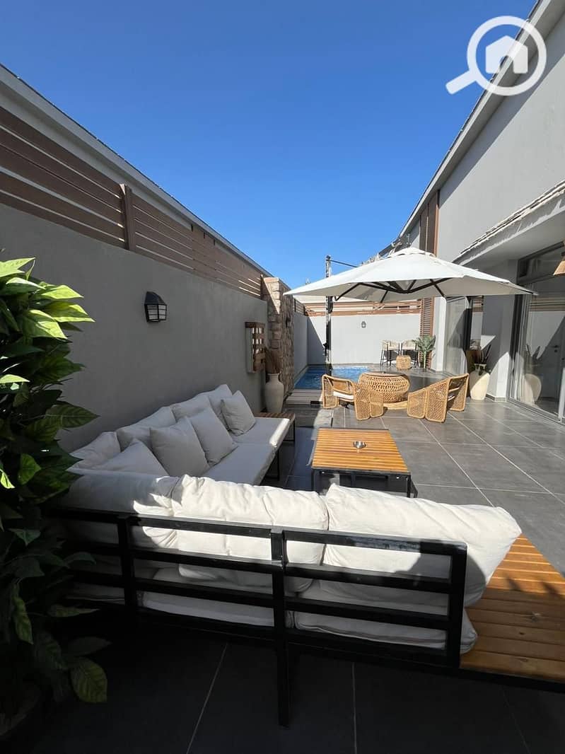 4 0394794c-7ef1-42ad-993c-f64fd1dbf96f. jpg