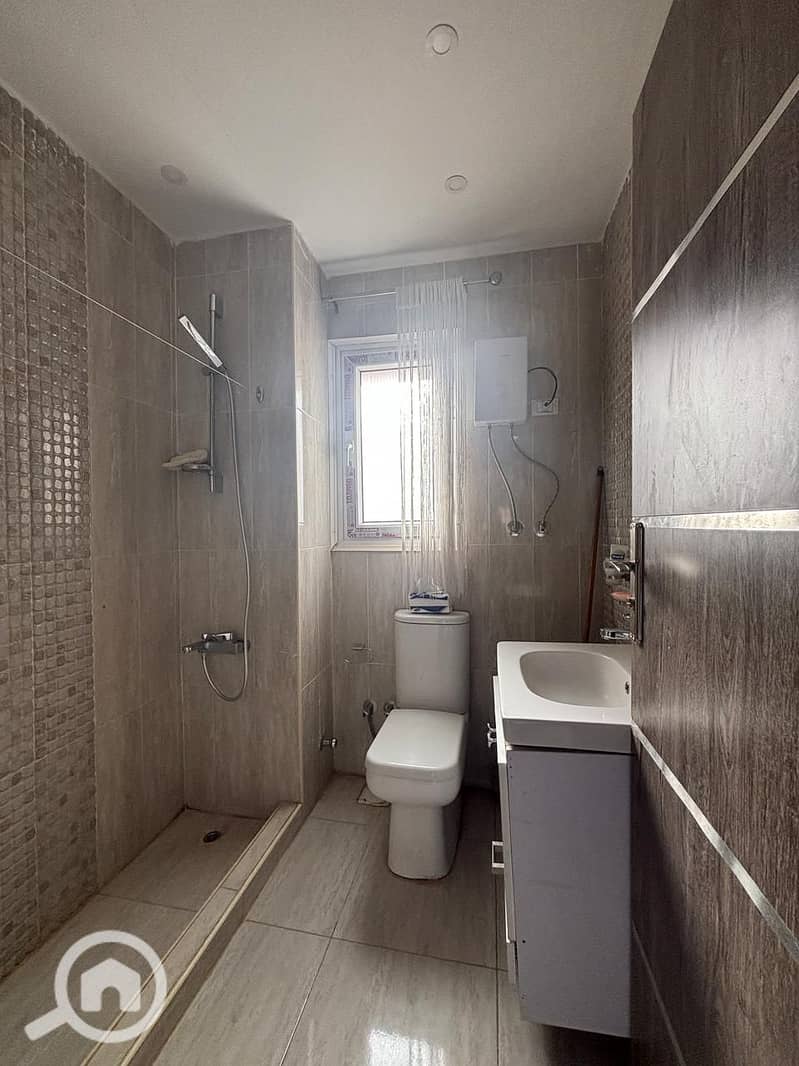 3 4097e720-4652-445c-b195-4b763ced0982. jpg