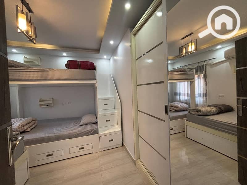 11 046e602f-3508-4a04-b835-bca0f9415336. jpg