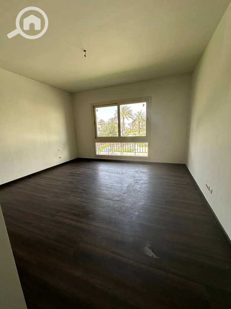 4 2b0157d3-76e3-4f8d-b50b-cf9b30d12f1b. jpg