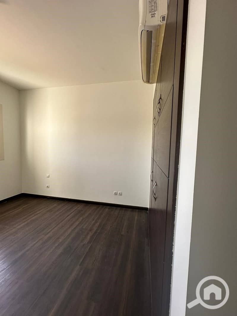 21 e643e1d4-7347-4e87-a95c-fc1a89270252. jpg