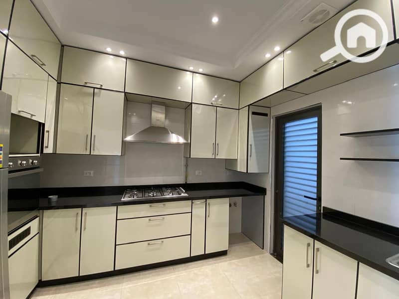 2 c6442790-5b89-4cb9-a2d8-9dc8f86eb070. jpg