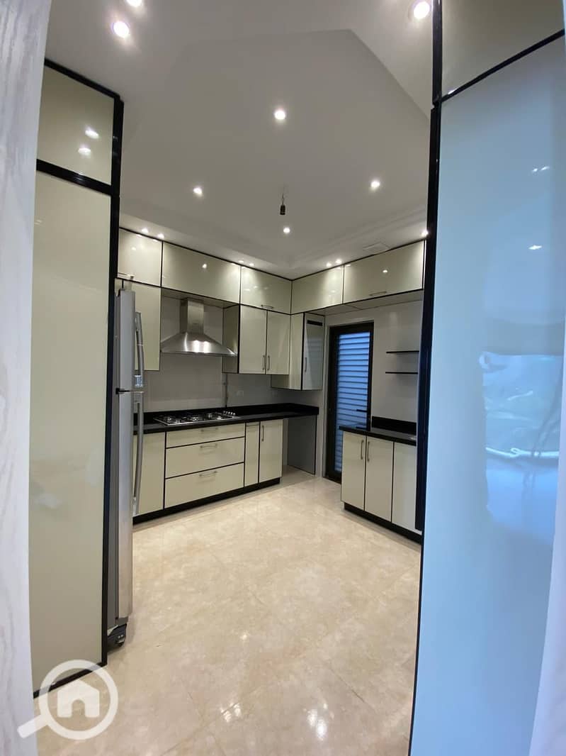 9 72800642-b268-4a33-9f7e-fe682046c274. jpg