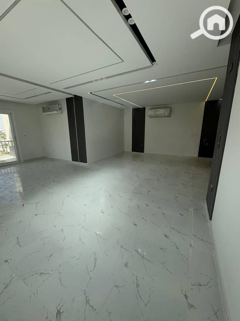 2 21fb5e53-fe44-4490-a9f7-040b2e565e98. jpg