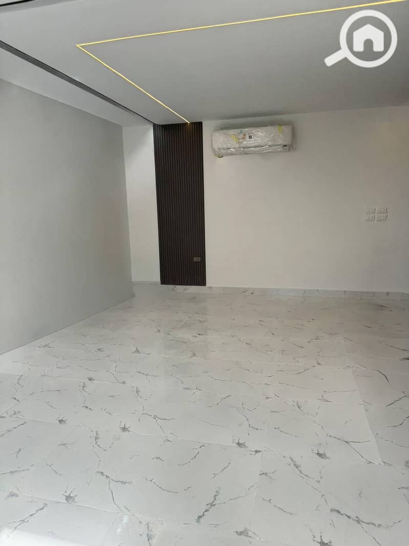 7 7bffdb8a-b635-4554-85f3-b26b2aabf05f. jpg