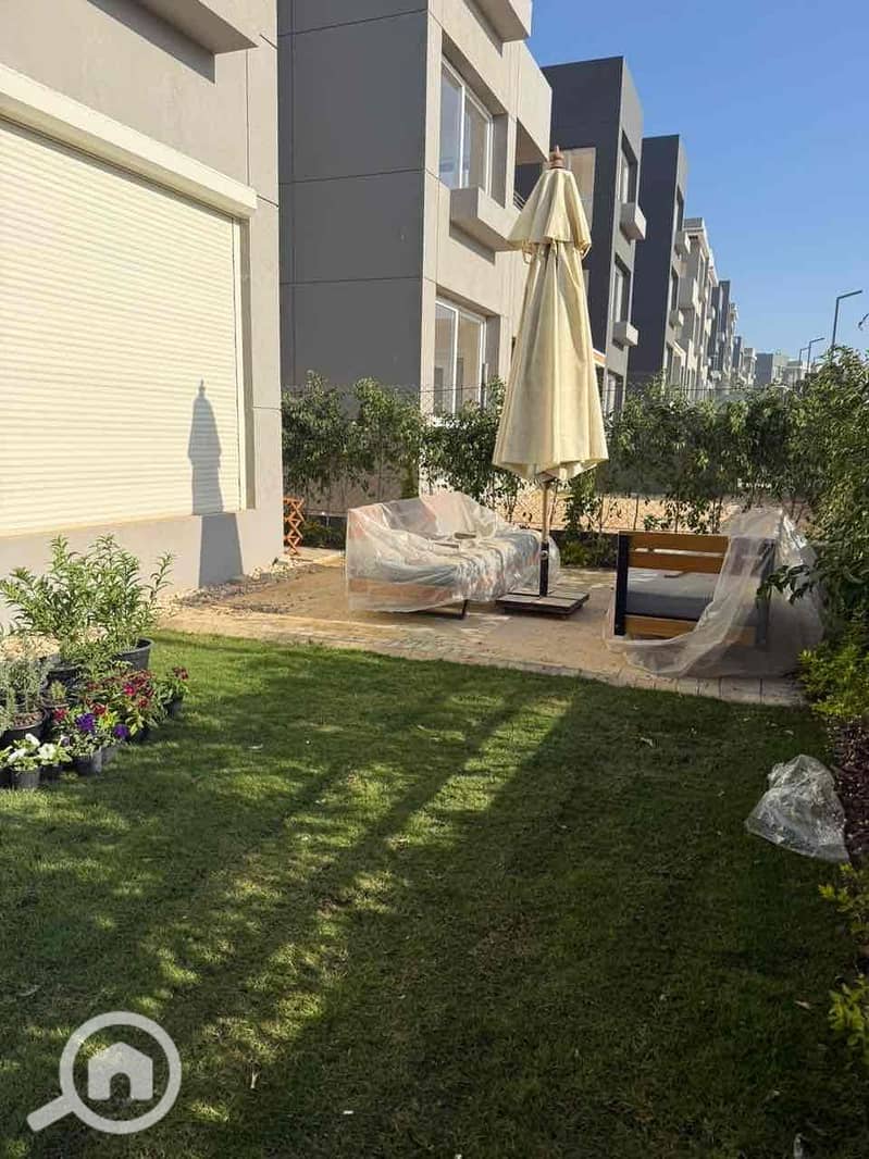 5 3e02edfe-ef86-40f4-b236-2b174a372576. jpg