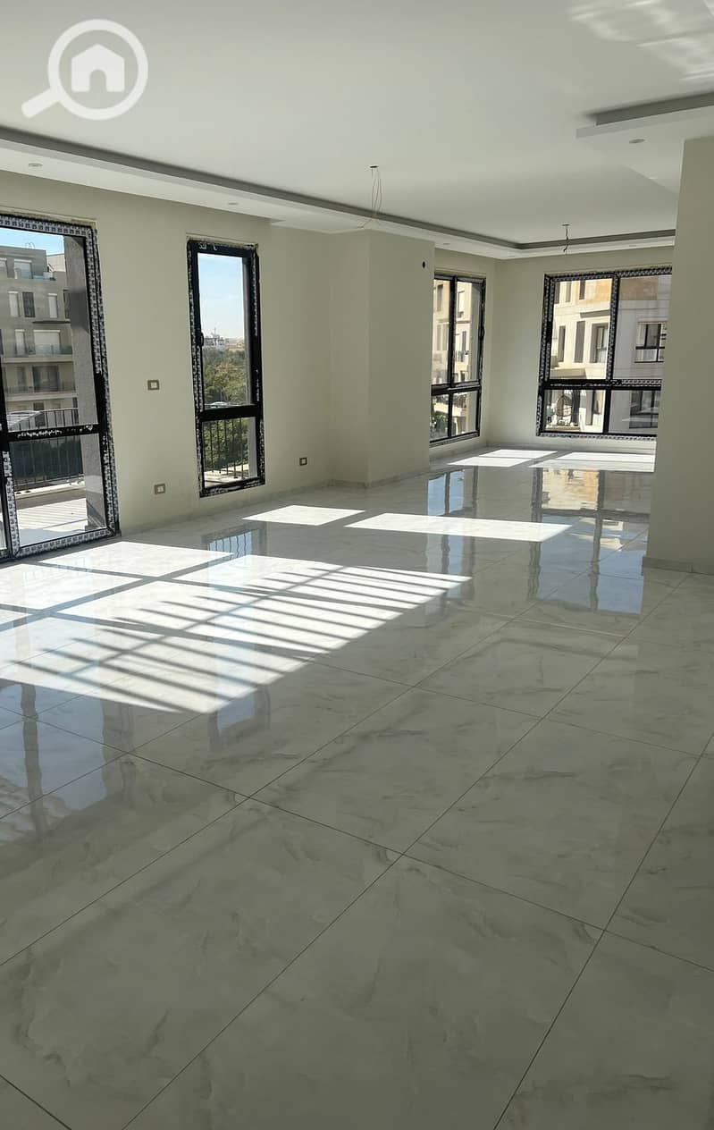 4 bc188d1a-f3cd-448f-8402-e095d98eadc3. jpg