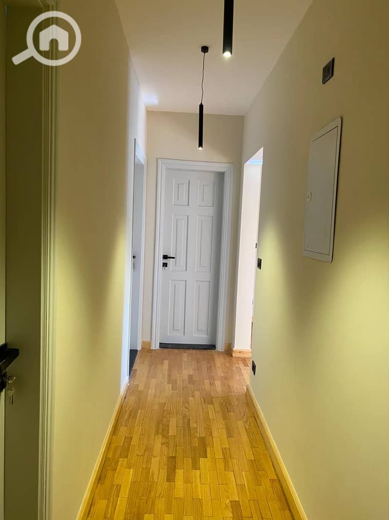 6 897f927d-68dd-447b-bda7-89468d21e3fd. jpg