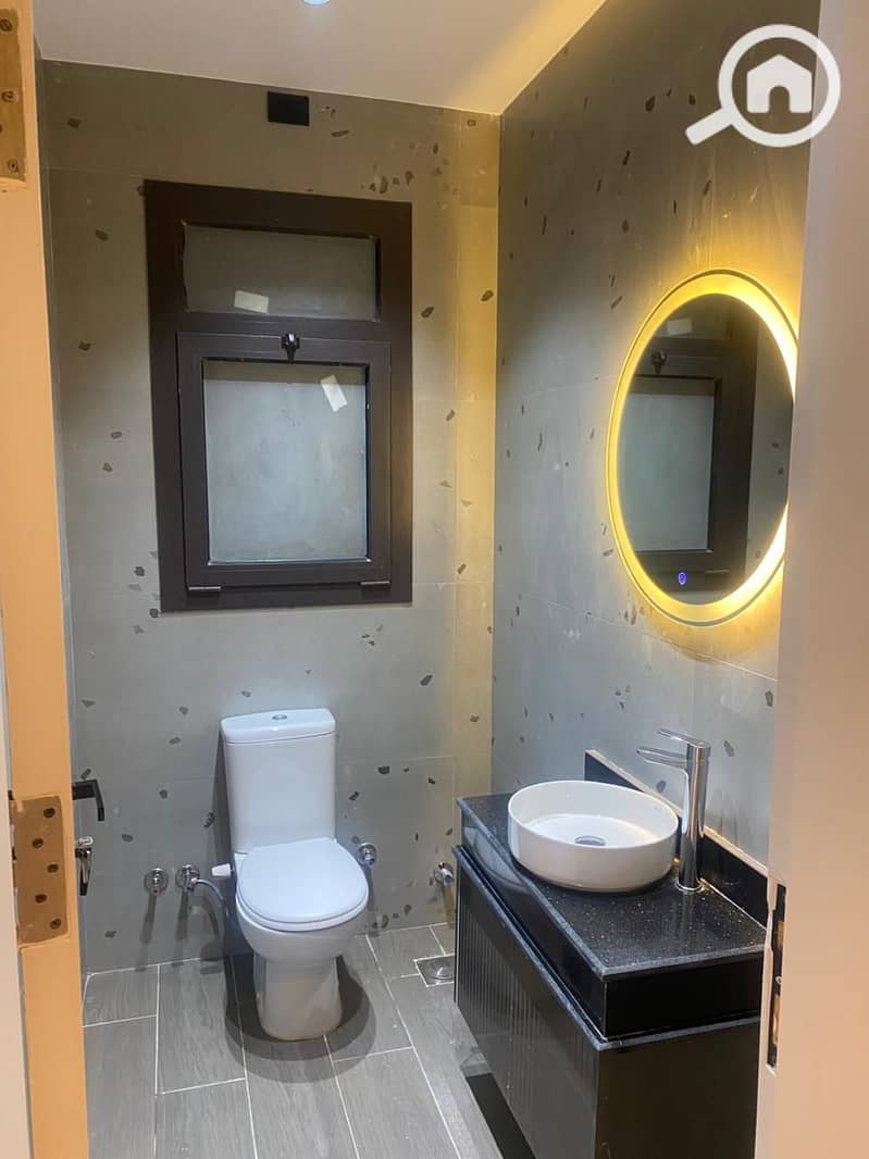 10 353a5633-d180-40da-a33a-046c994fe867. jpg