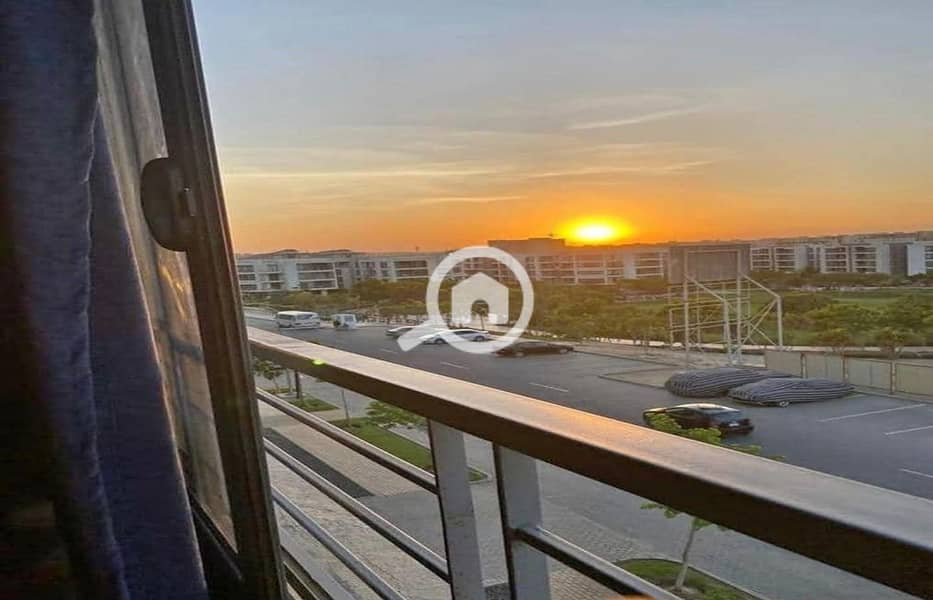 5 1a10f45d-faa5-40d4-849f-f9d745a1aeb4. jpg