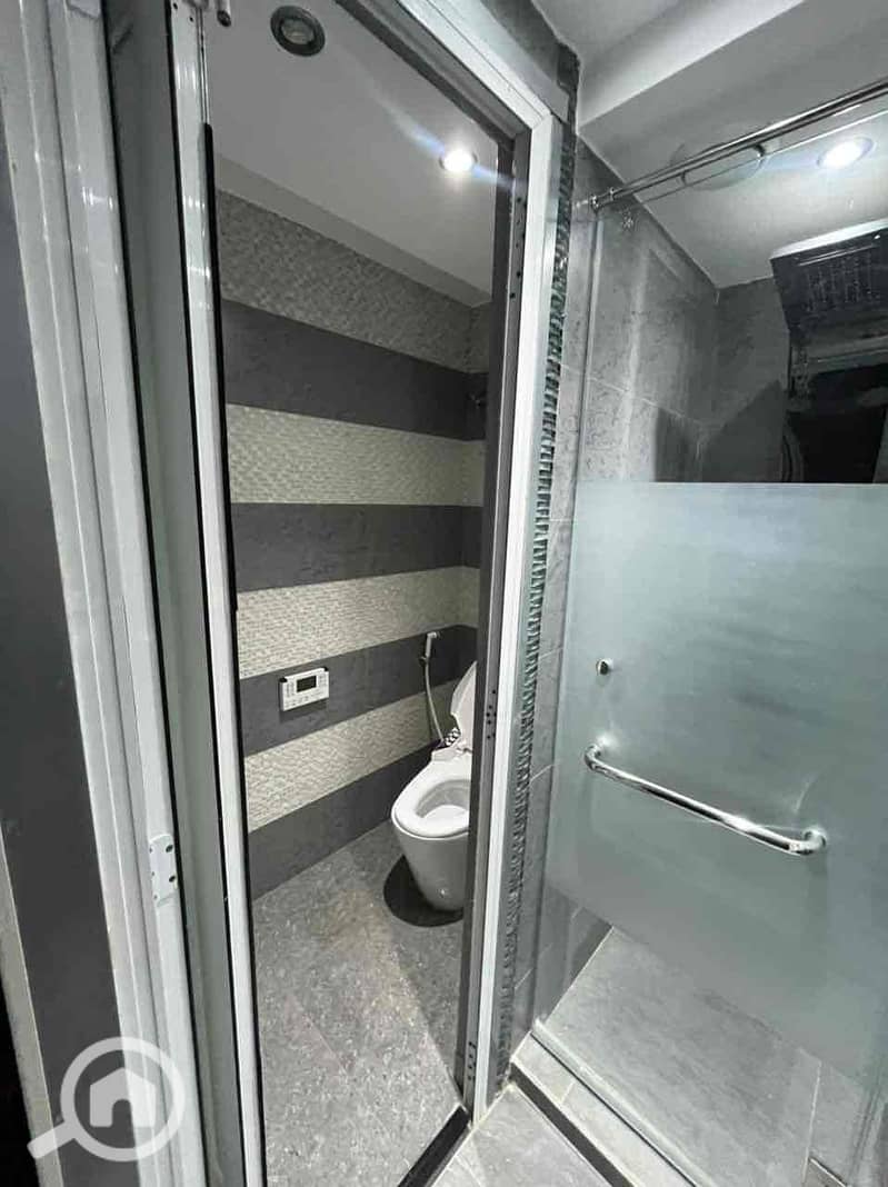 6 d4c7e46f-d4c9-4de3-9ac3-0e8a3f6832f9. jpg