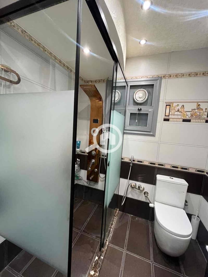 8 f435fb8f-b77c-429d-8a8e-a6c881efe5bf. jpg