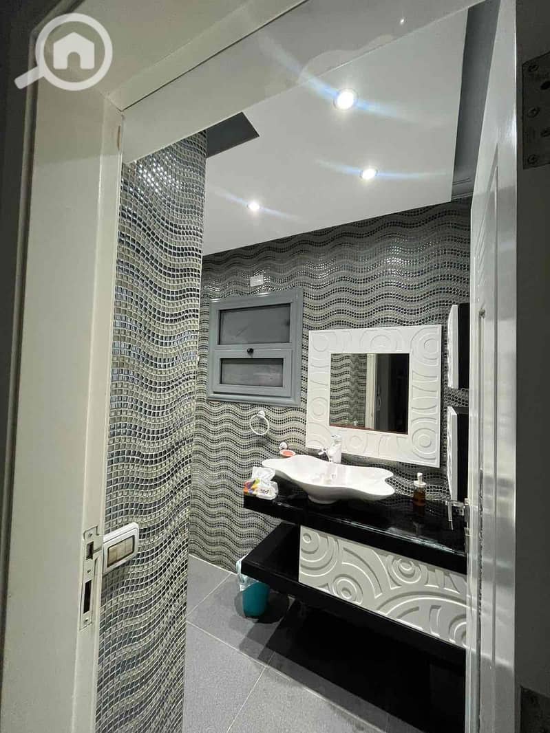 10 7b80c18b-7d8b-46a6-b5ab-98e1260057c1. jpg