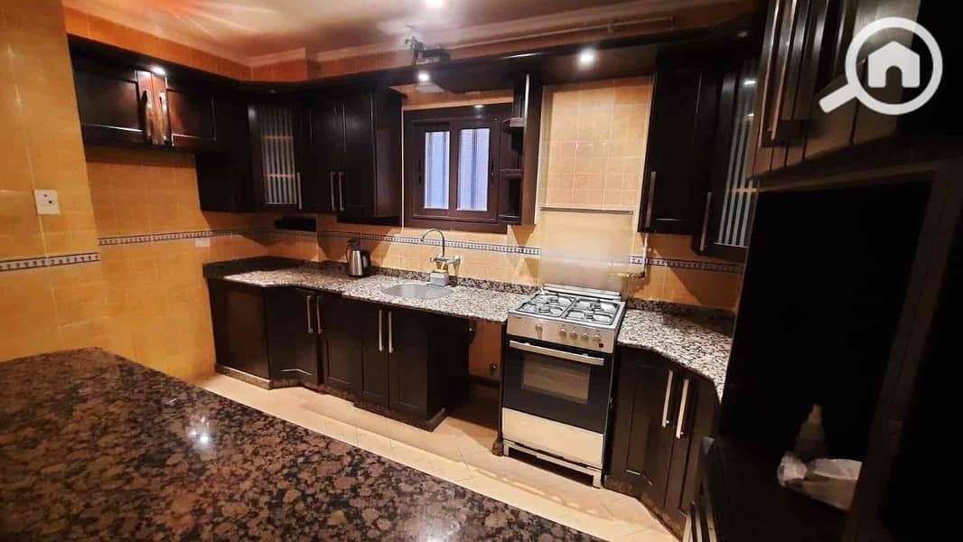 7 0ff5081c-4f1a-45eb-a7c6-ce98595d2681. jpg