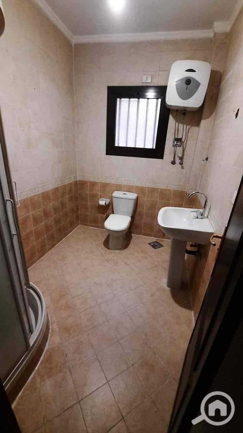 10 90bcd97c-59d8-41ce-a6d7-0d067efeb01d. jpg