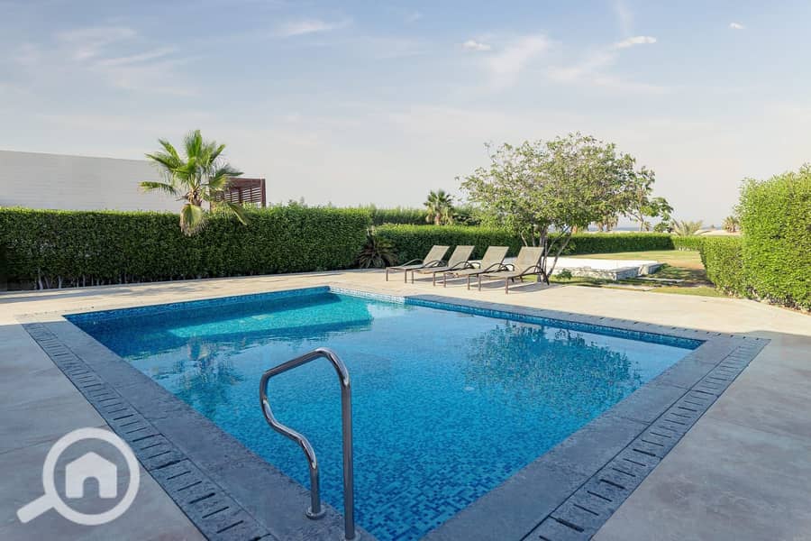 2 dce47d83-ff9f-4b87-8cd6-e77512ad38f0. jpg