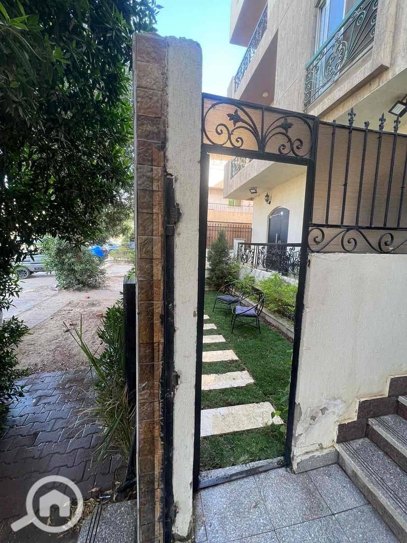 16 b53cfe12-f8f1-424f-a047-1cf33339a232. jpg