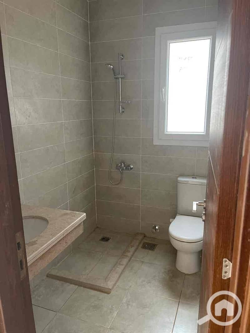 5 a54c165f-60ff-4770-92f1-b317c1e02a70. jpg